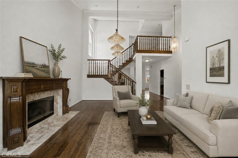 6107 Meadow Lark Drive, La Verne