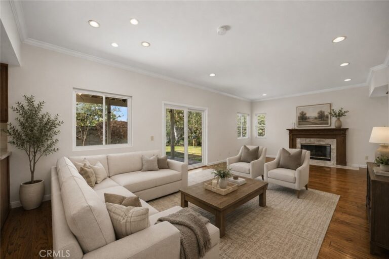 6107 Meadow Lark Drive, La Verne