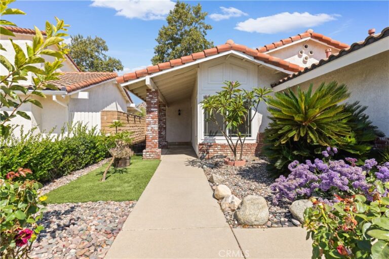6265 Birdie, La Verne