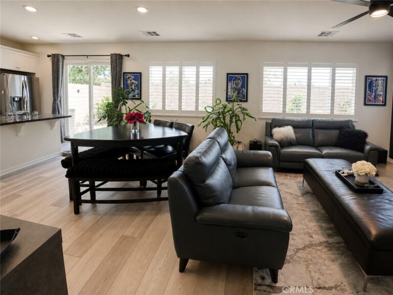6389 Bluestone, Fontana