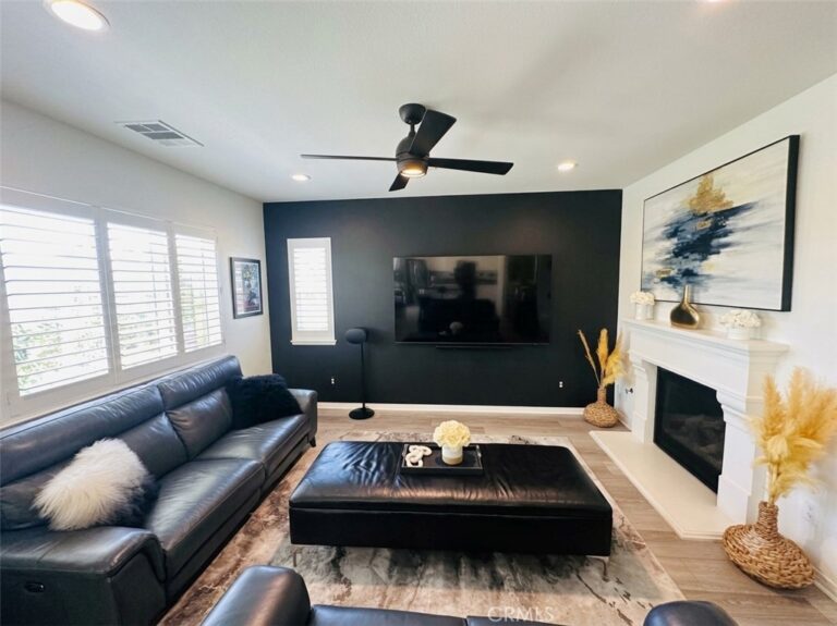 6389 Bluestone, Fontana