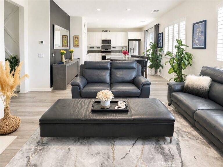 6389 Bluestone, Fontana