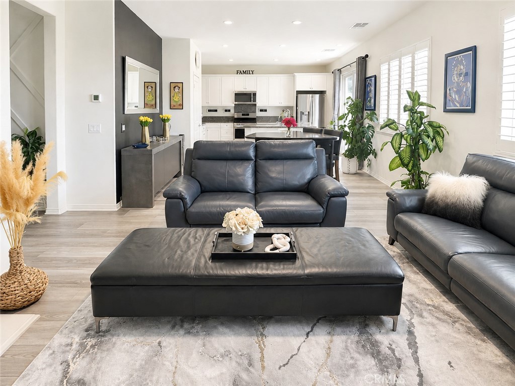 6389 Bluestone, Fontana