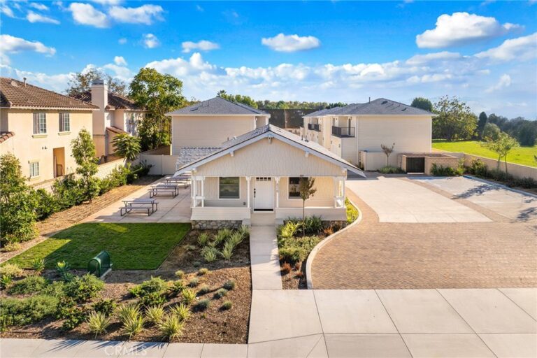 640 W Grand Avenue, Pomona