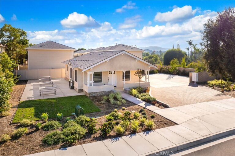 640 W Grand Avenue, Pomona