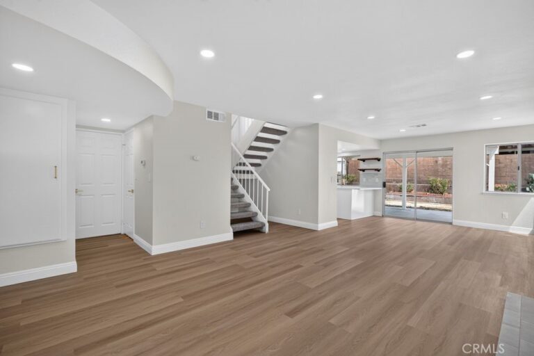 646 W Home, Rialto