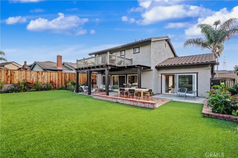 6497 Country Club Drive, La Verne