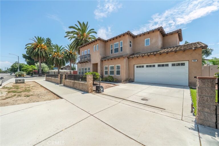 658 E. Phillips Boulevard, Pomona