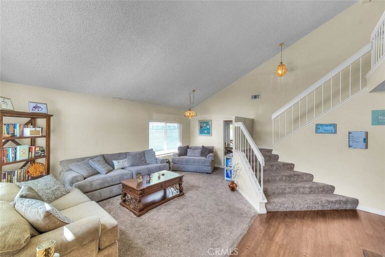 660 S Pampas Ave, Rialto