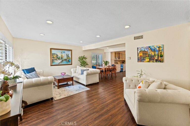 676 redwood Lane, San Dimas