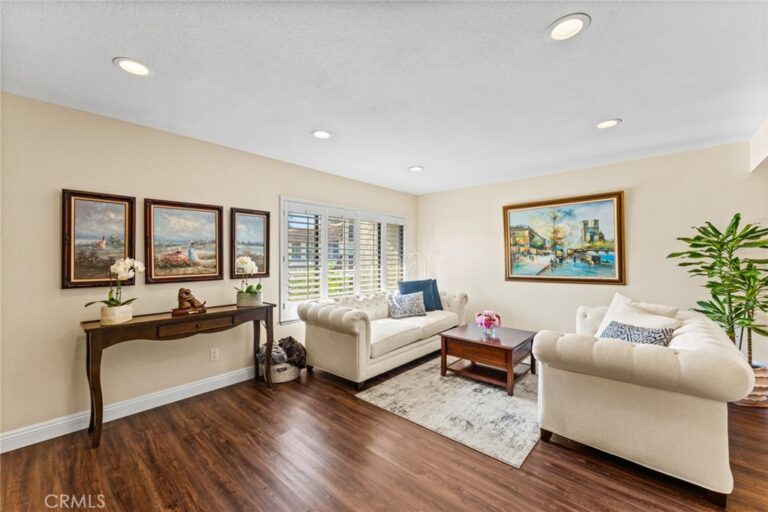676 redwood Lane, San Dimas