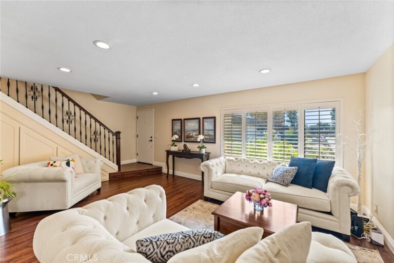 676 redwood Lane, San Dimas