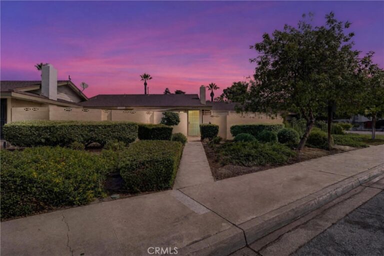 679 S Indian Hill #B, Claremont