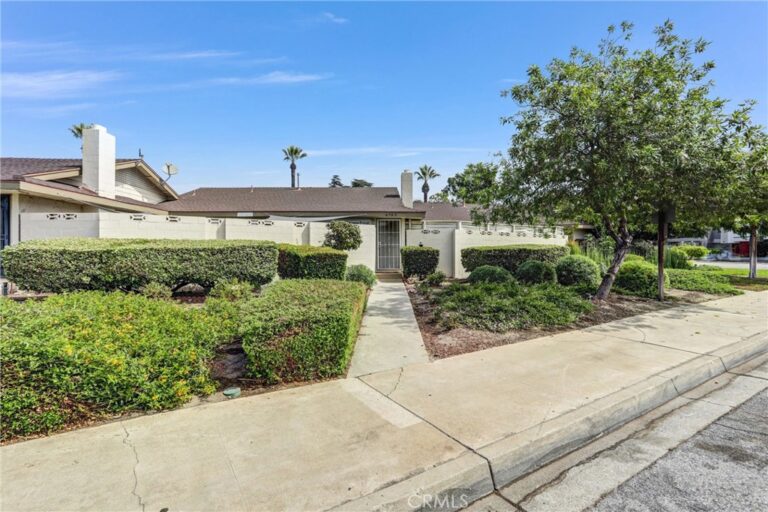 679 S Indian Hill #B, Claremont