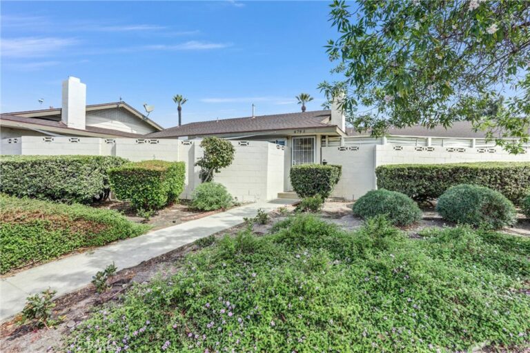 679 S Indian Hill #B, Claremont