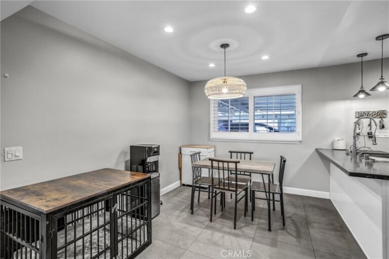 679 S Indian Hill #B, Claremont