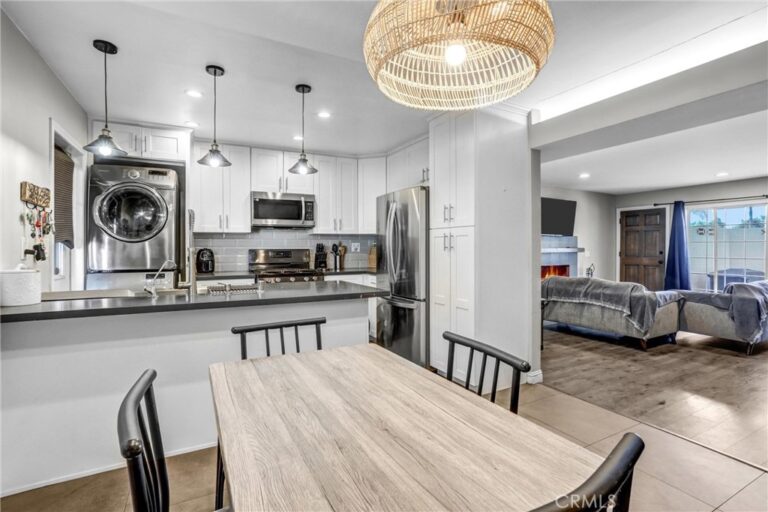 679 S Indian Hill #B, Claremont
