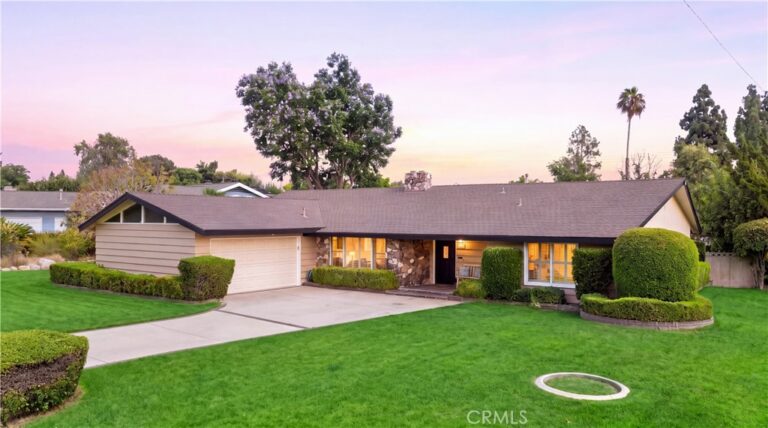 698 Wellesley, Claremont