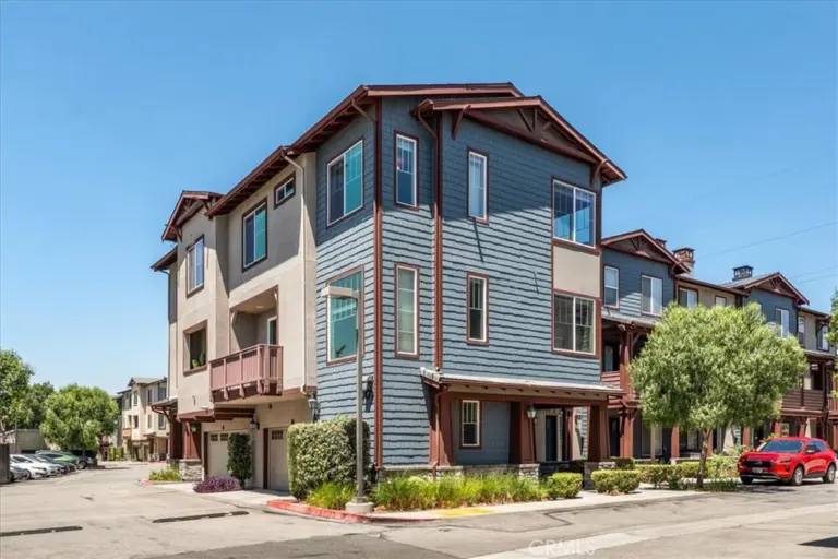 709 S Azusa Avenue #M, Azusa
