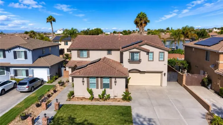 7177 Riverboat Drive, Eastvale