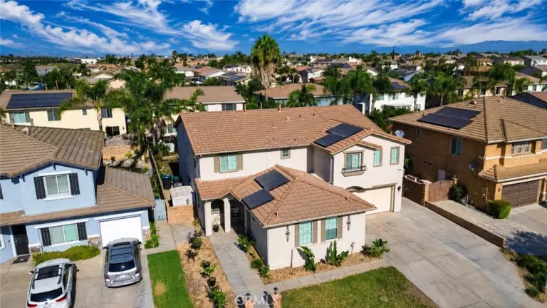 7177 Riverboat Drive, Eastvale