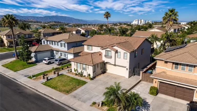 7177 Riverboat Drive, Eastvale