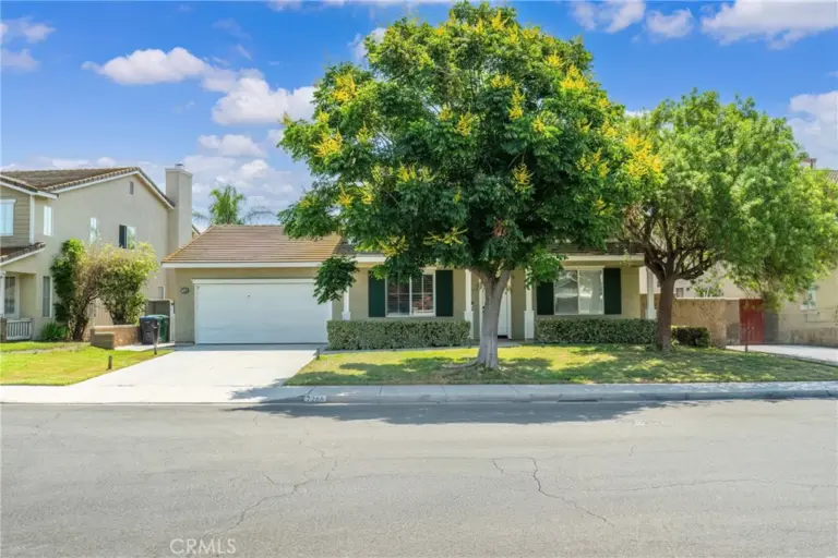 7266 Citrus Valley Ave, Eastvale