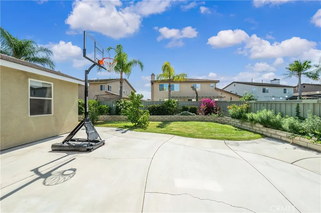7266 Citrus Valley Ave, Eastvale