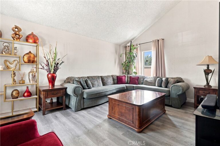 737 E Jackson, Rialto