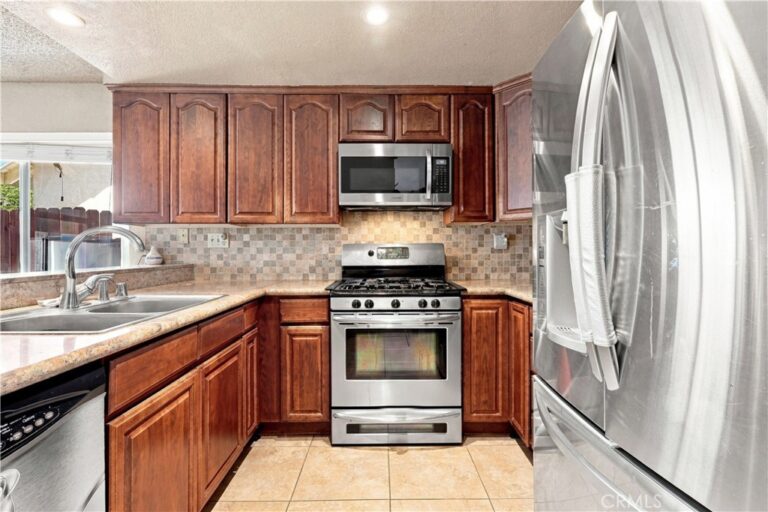 737 E Jackson, Rialto