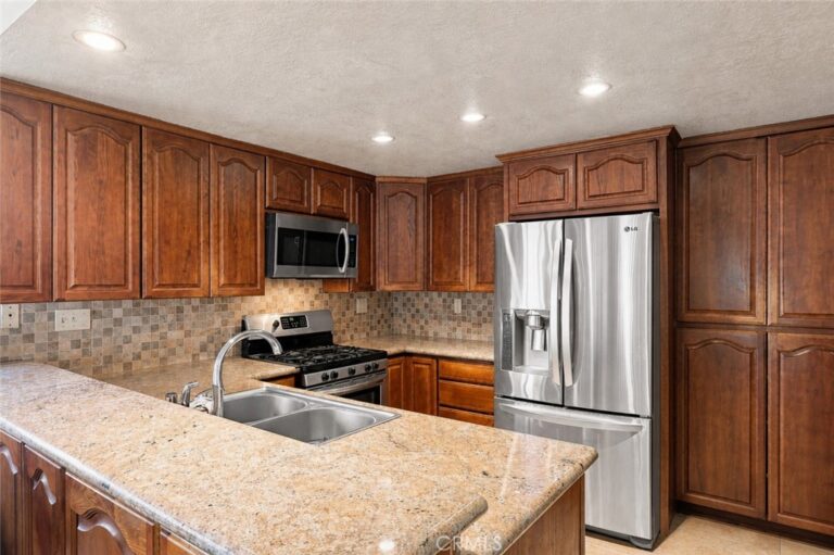 737 E Jackson, Rialto