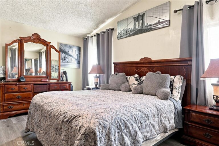 737 E Jackson, Rialto