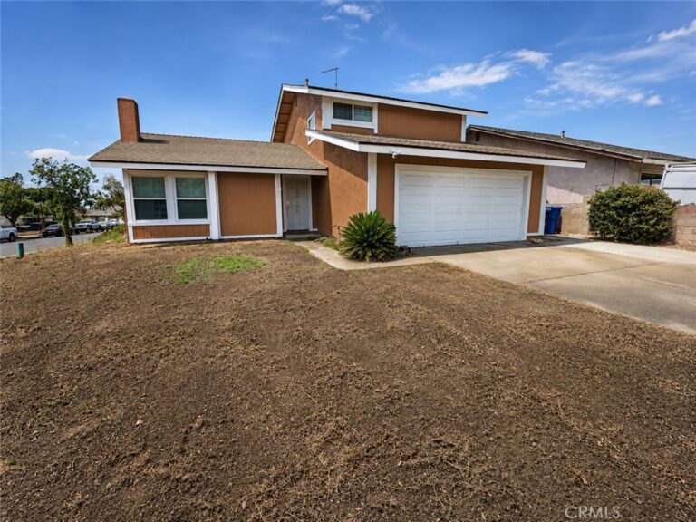 7370 Palm, Fontana