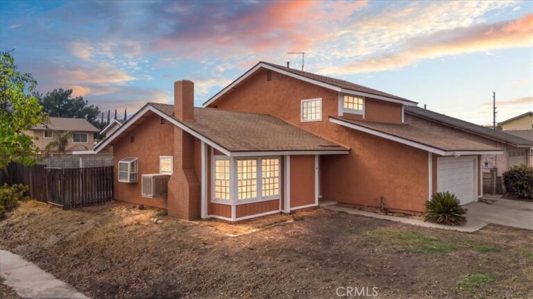 7370 Palm, Fontana