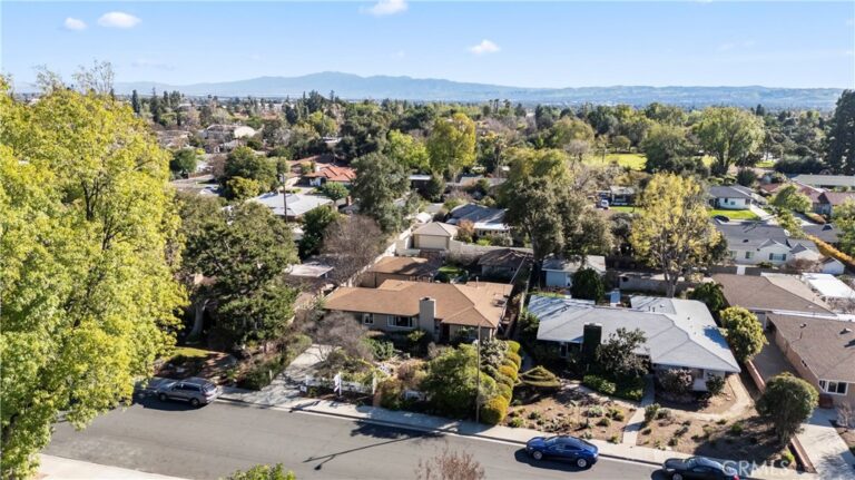 754 W 9th, Claremont