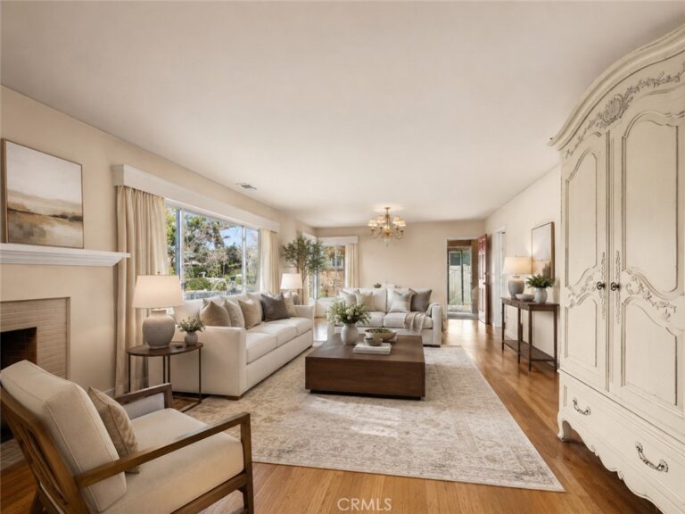 754 W 9th, Claremont