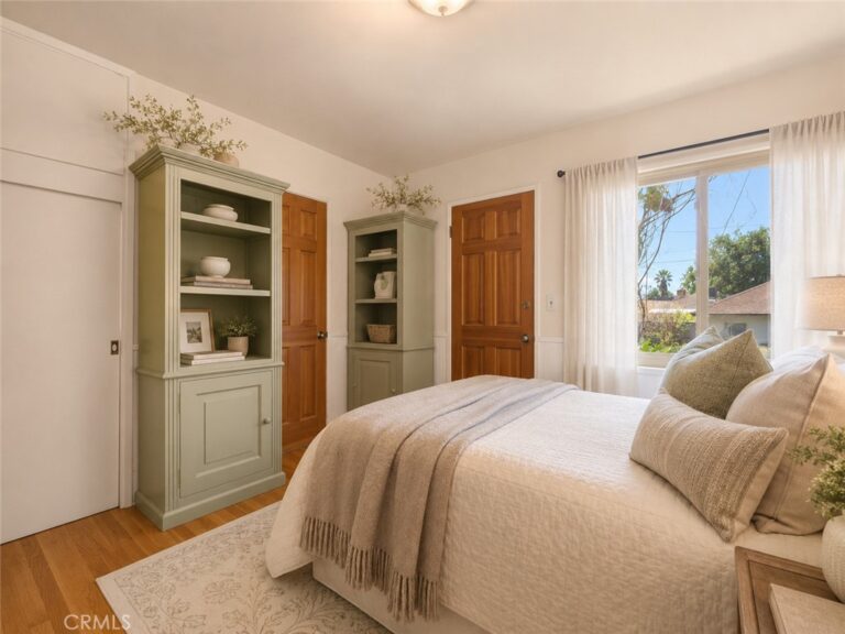 754 W 9th, Claremont