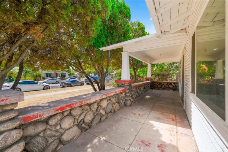 755 E Monterey Avenue, Pomona