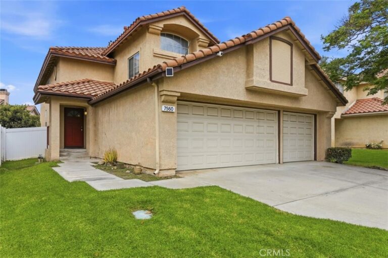 7560 Santa Lucia, Fontana