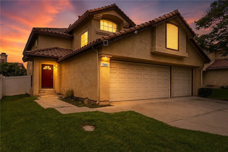 7560 Santa Lucia, Fontana