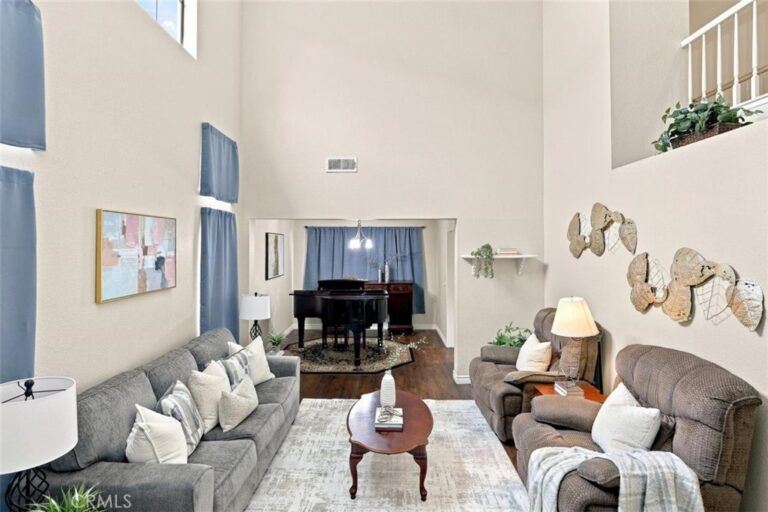 7560 Santa Lucia, Fontana