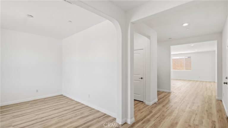 7911 Sea Salt Avenue, Fontana