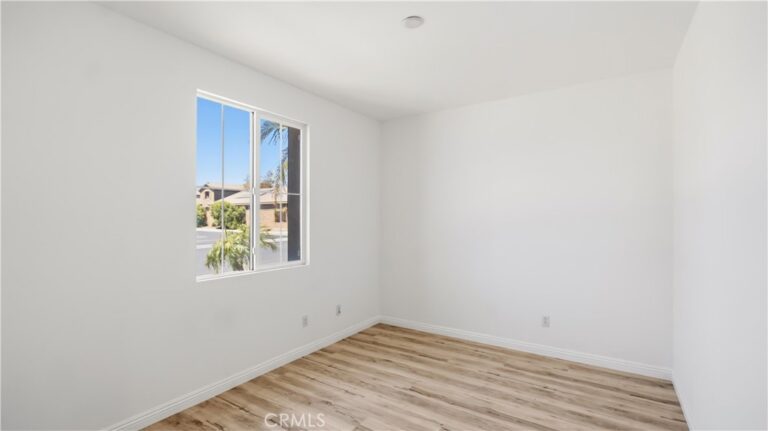 7911 Sea Salt Avenue, Fontana