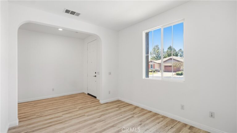 7911 Sea Salt Avenue, Fontana