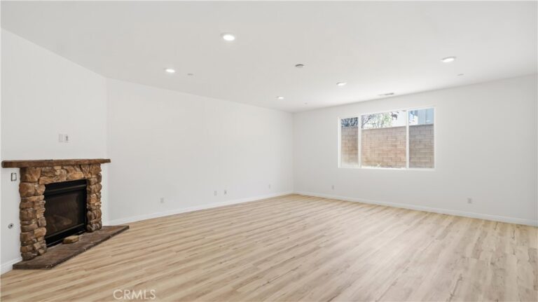 7911 Sea Salt Avenue, Fontana