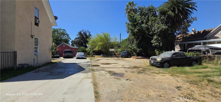 802 W 7th Street, Pomona