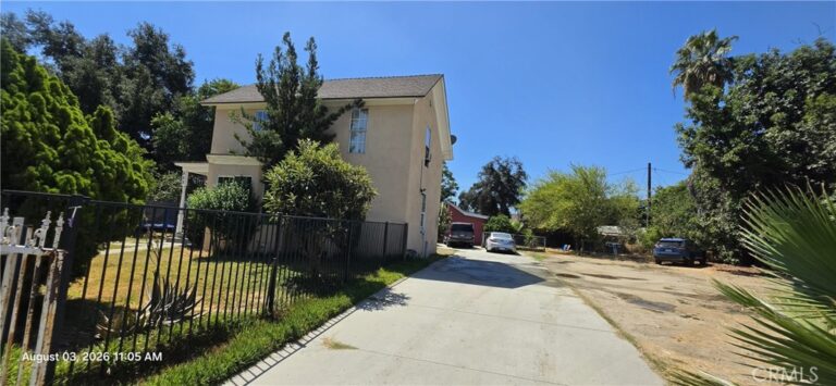 802 W 7th Street, Pomona