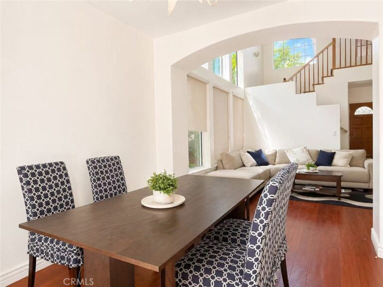 8043 Tuscany, Fontana