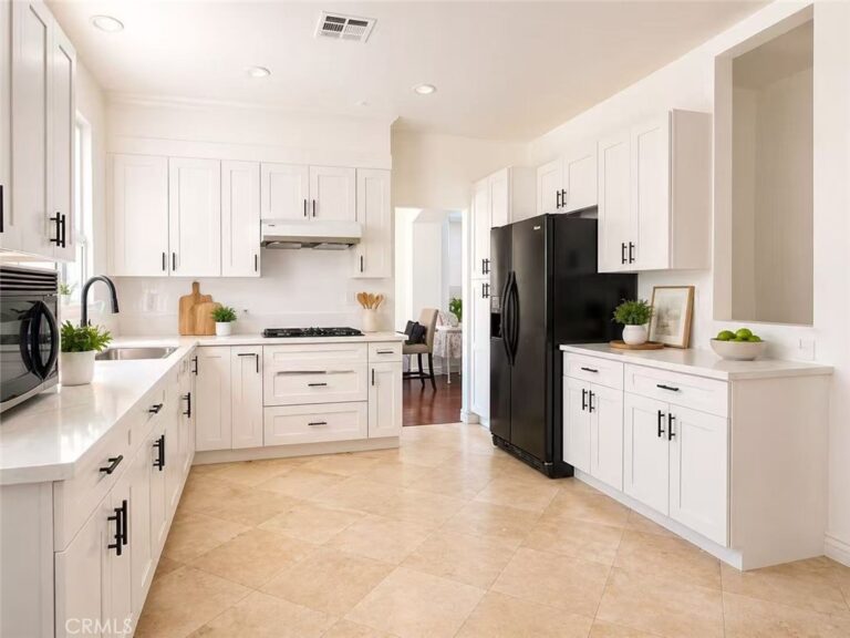 8043 Tuscany, Fontana