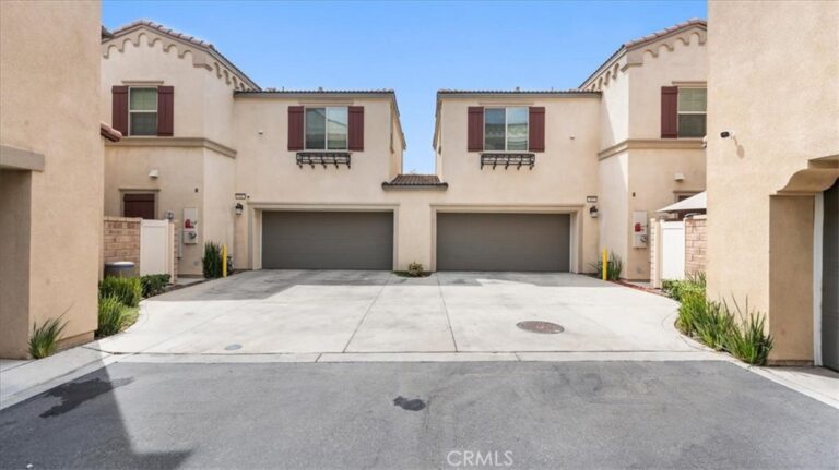 805 Cranberry Way, Upland